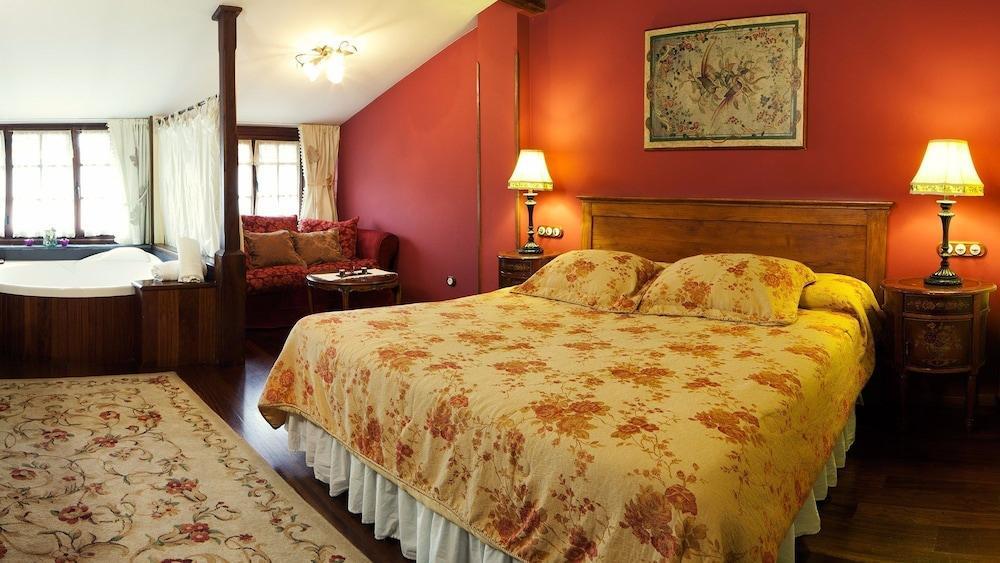 La Moncloa De San Lazaro Hotel
